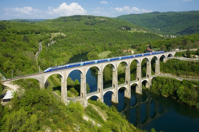 Франція, міст, акведук, поїзд, зелень, гори, річка, небо, краса
