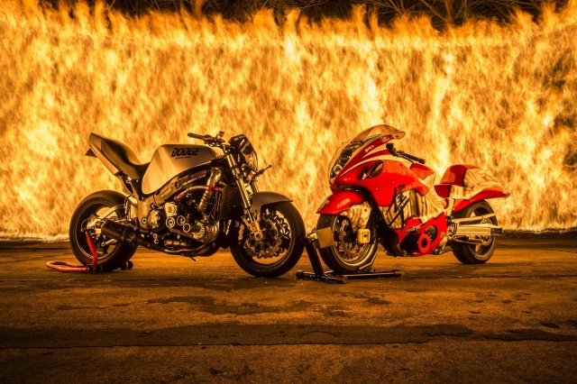стена огня, пожар, мотоцикы, панорама