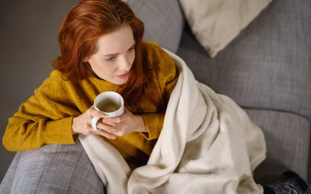 woman, comfortable couch, blanket, Coffee