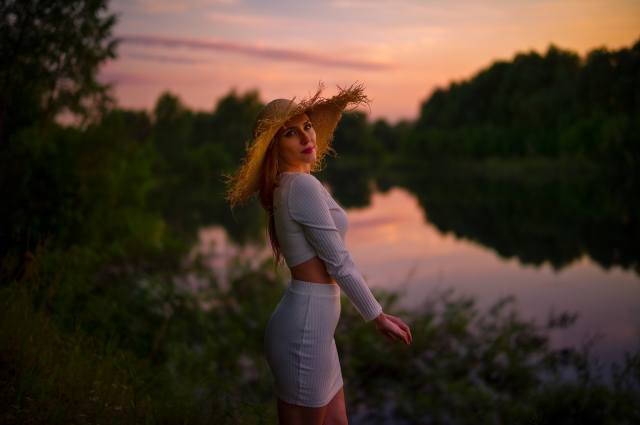 Andrew Gnezdilov, women, blonde, Model, lake, women outdoors, hips, Ass, straw hat