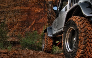 Jeep, red sand, rock, shrubs, SUV