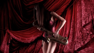 holka, závěsy, v červeném, saxofon