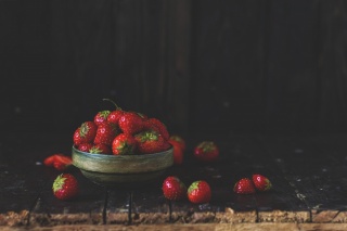 macro, photo, food, delicious, summer, strawberry, the dark background