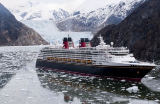 Liner, discovery, North, mountains, nature, Bay, glacier, ice, the ocean, tourists, beautiful, reflection