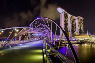 Сінгапур, міст Хелікс, ніч, вогні, річка, будівлі, краса, міст