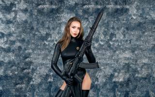 brunette, with weapons