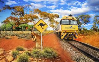 Indian Pacific, weekly experiential tourism passenger train, Austrálie