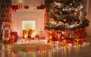 vánoční strom, гилянды, krb, dárky