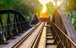 železnice, Tham Krasae Bridge, River Kwai, thajsko